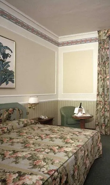 Hotel Regina Olga Lake Como 4*,  Italia